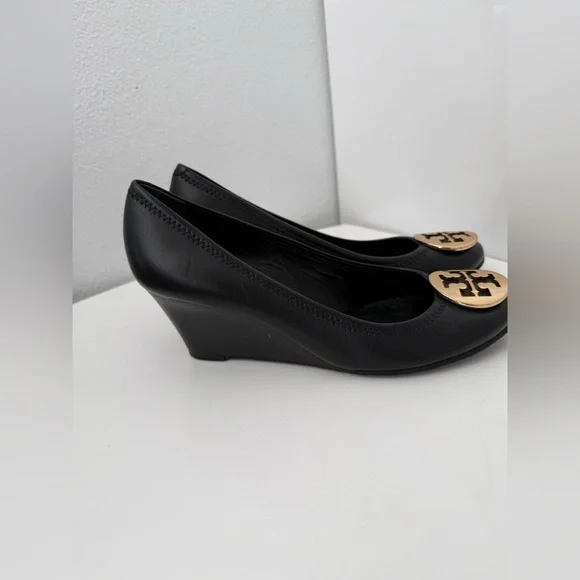 Tory Burch Black and Gold Wedge Shoes size 8 - Picture 3 of 7